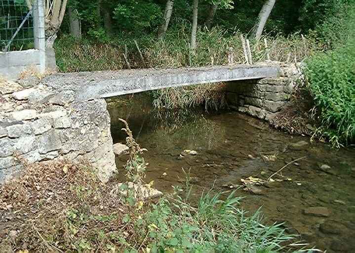 Passerelle, vue prise de l'ouest.