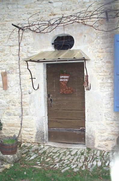 Vue extérieure de la porte d'entrée