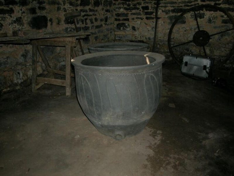 Ponne conservée dans le four à ponnes