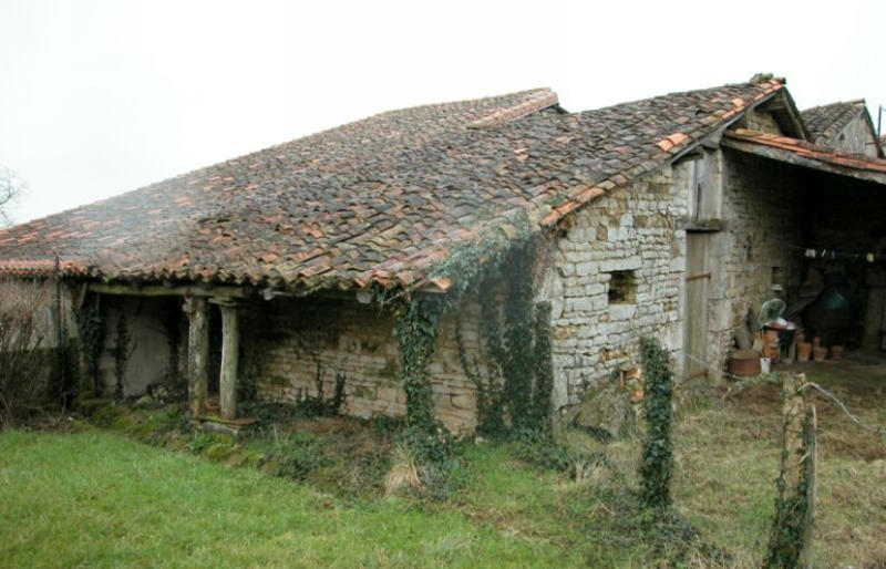 Dépendances, angle nord-ouest