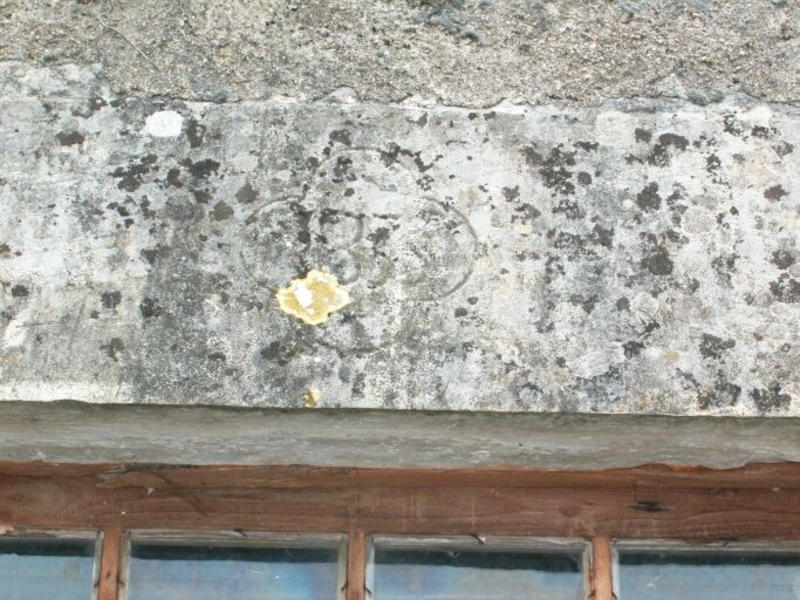 Logement, porte, détail de la date : 1835