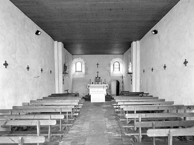 Intérieur, vue vers le choeur.