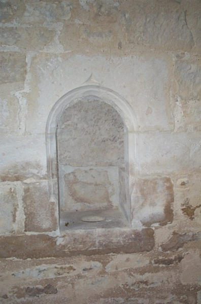 Choeur, mur sud, lavabo