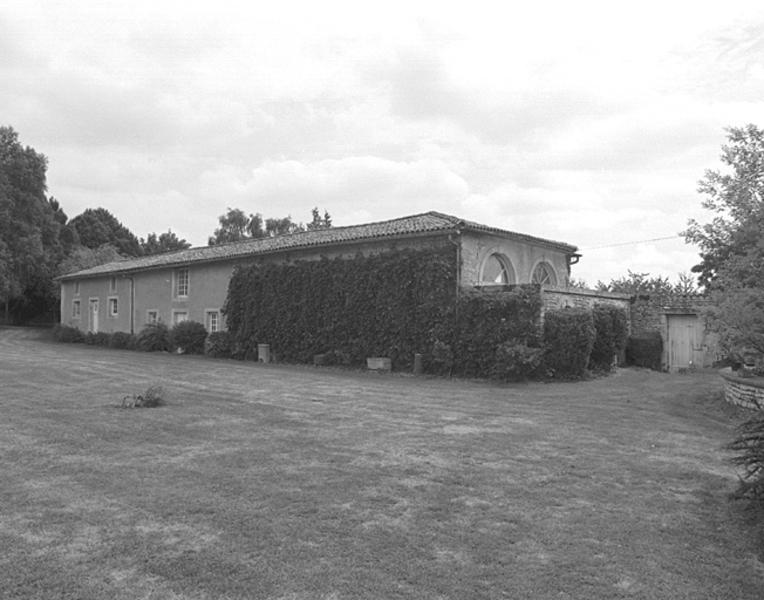 Communs à l'est avec orangerie, élévations ouest et sud