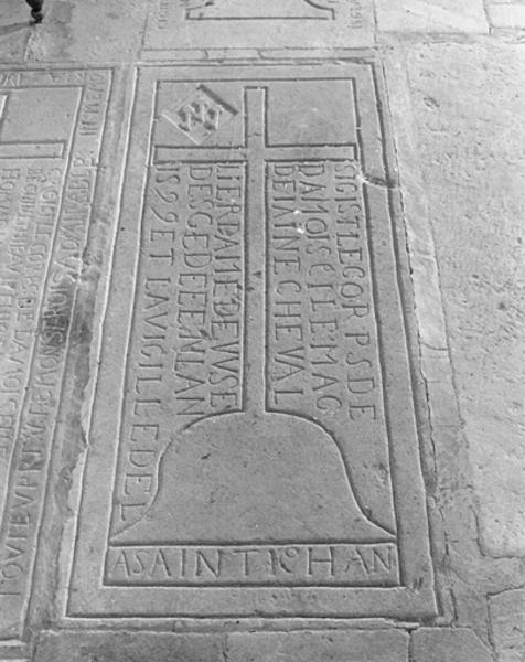 Chapelle, dalle funéraire de Magdeleine Chevalier, décédée en 1899