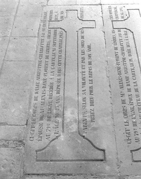 Chapelle, dalle funéraire d'Augustine-Charlotte Jau de Chantigné, décédée en 1872