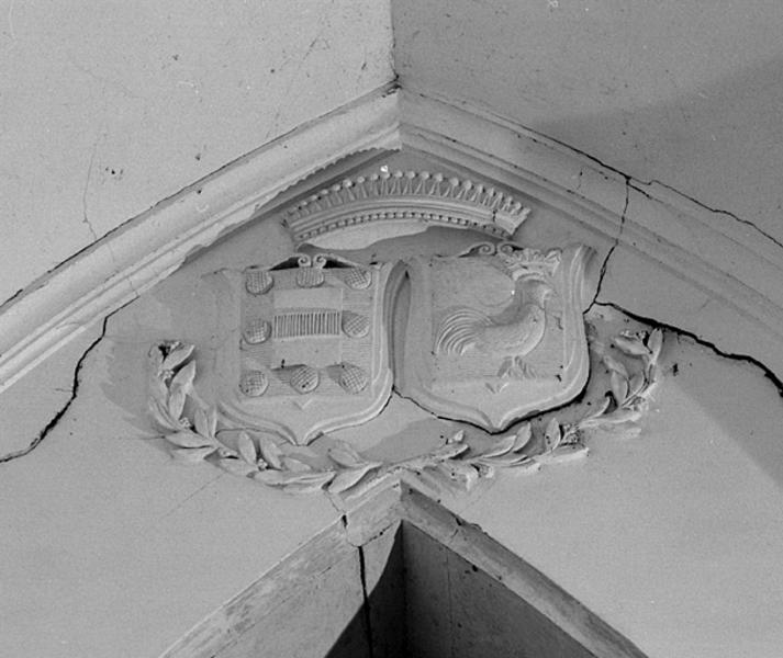 Chapelle, mur sud, armoiries