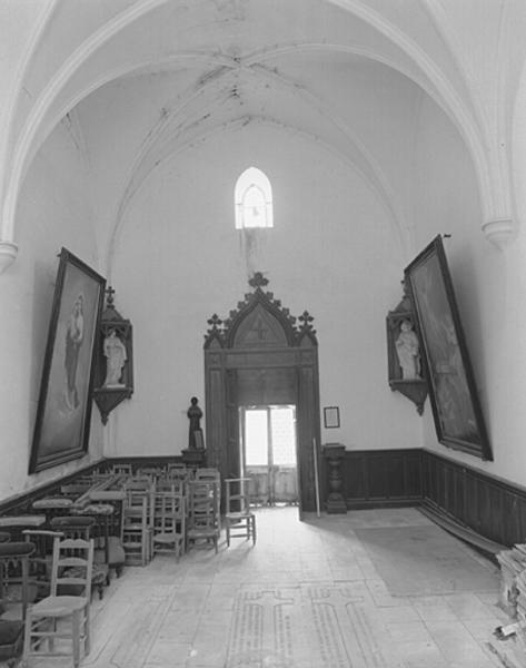 Chapelle, vue vers l'entrée