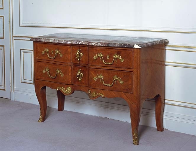 Commode arbalète