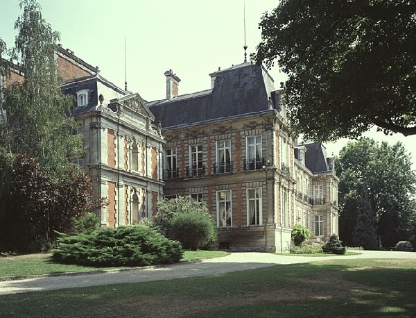 Vue générale, façade sur jardin.