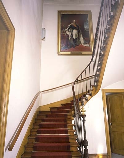 Escalier, aile du Conseil général.