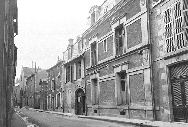 Vue générale, annexe de la préfecture, façade sur rue Théophraste-Renaudot, vers 1950.