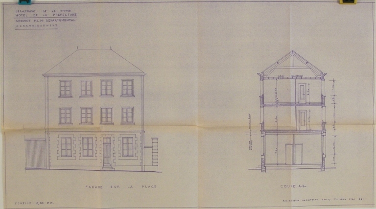 Elévation et coupe, bâtiment à l'angle de l'impasse des Ecossais adossé au mur de clôture de la Grand'Maison, destiné au service vicinal puis au service des HLM, état après 1960.