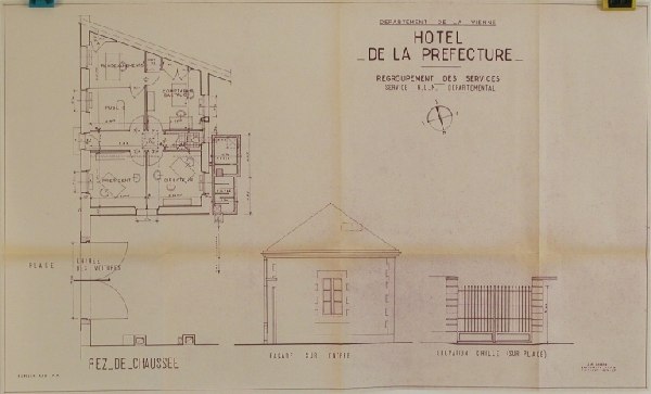 Plan et élévation, construction du bâtiment à l'angle de l'impasse des Ecossais adossé au mur de clôture de la Grand'Maison, destiné au service vicinal, état vers 1910.