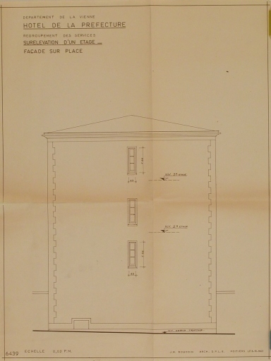 Elévation, façade sur la place, ancien bâtiment des archives, projet réalisé de surélévation, octobre 1963.