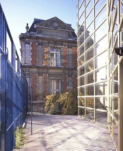 Vue depuis la façade Est.