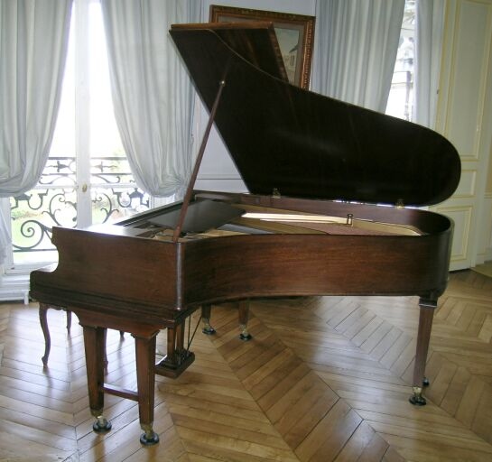 Piano (piano à queue)