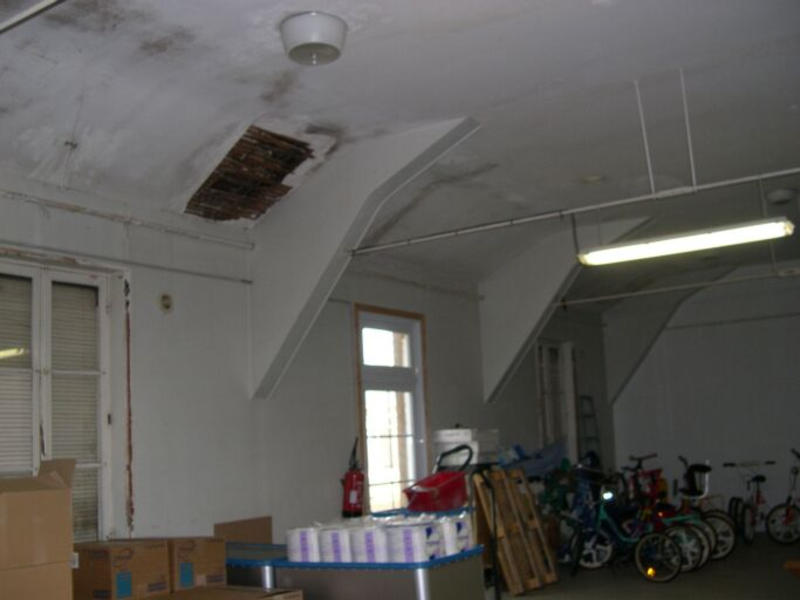 Intérieur de l'un des bâtiments ouest