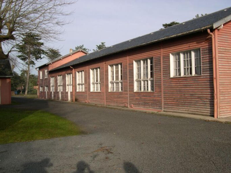 Bâtiment perpendiculaire à la salle de spectacle, logement du personnel, élévation ouest