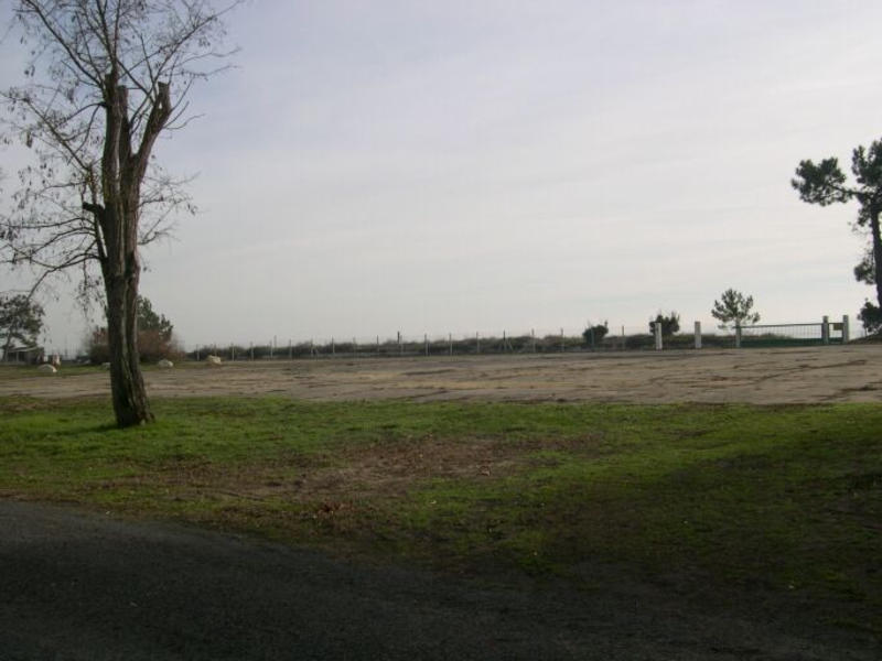 Emplacement des hangars à hydravions détruits vu depuis le nord