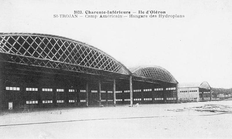 Vue ancienne des hangars à hydravions