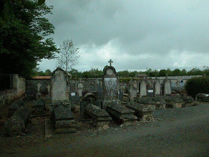 Tombes en bâtière.