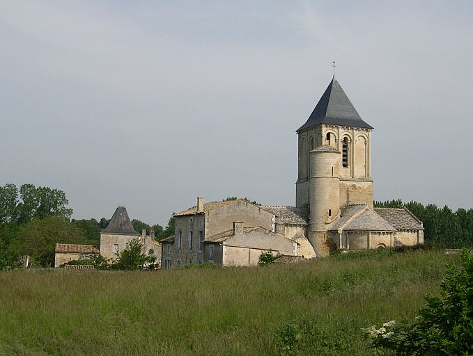 Vue d'ensemble depuis le sud-est.