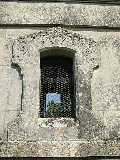 Baie sur l'élévation latérale