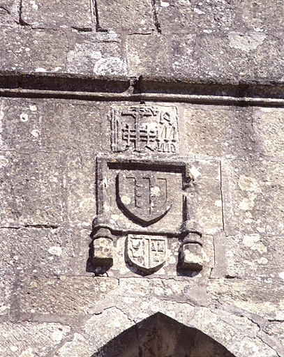 Armoiries en façade.