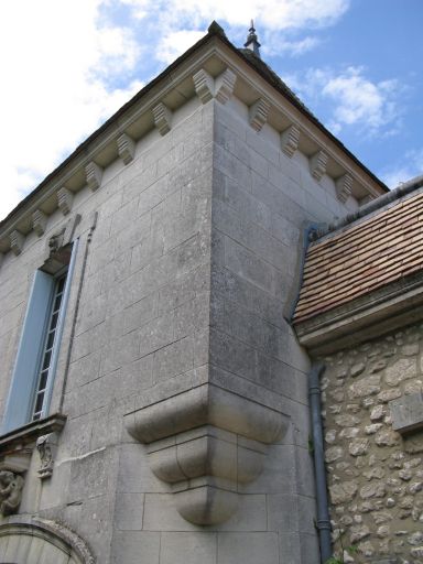 Angle sud-est du pavillon ouest, en échauguette.