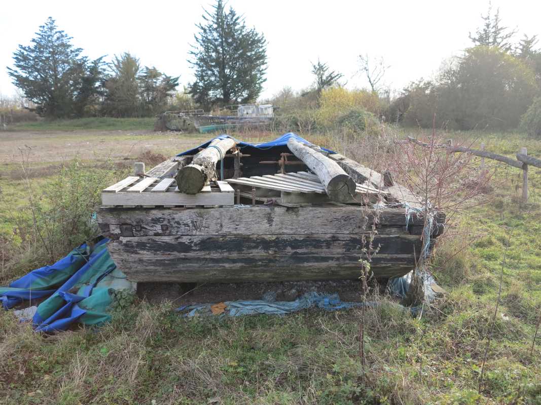 Vue d'ensemble du bac, côté poupe.