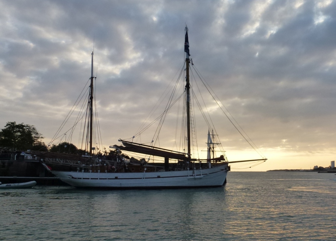 Notre-Dame-des-Flots dans le chenal du port de La Rochelle, en 2012.