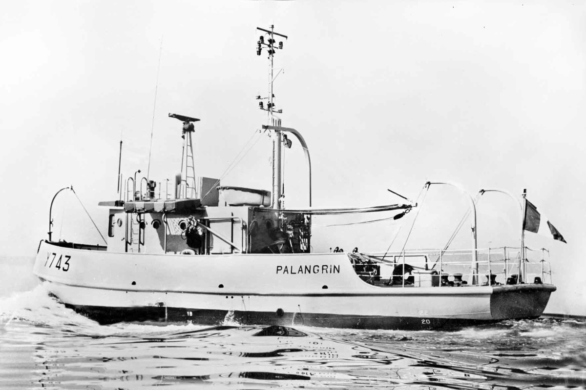 Palangrin, bateau de service de la Marine nationale, en 1970.