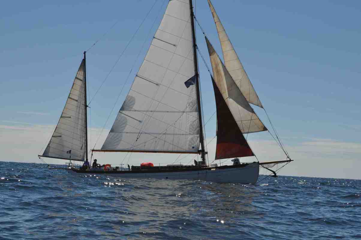Sainte Anne III au large de La Rochelle, 2010. 