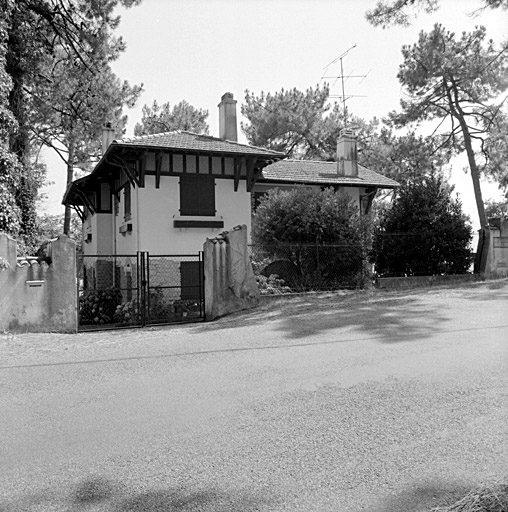 Ensemble depuis le nord-ouest.