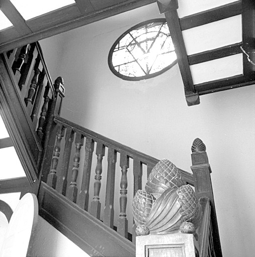 Hall, détail de l'escalier.