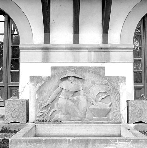 Elévation antérieure, sculpture du bassin de la terrasse.
