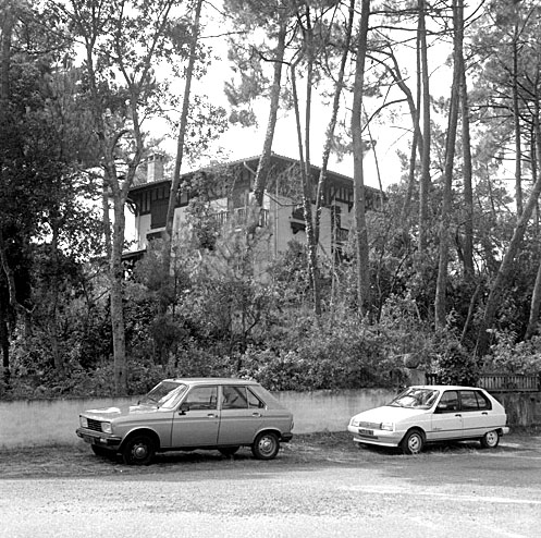Ensemble depuis le carrefour de l'avenue du Tour-du-Lac et de l'avenue des Glaïeuls.