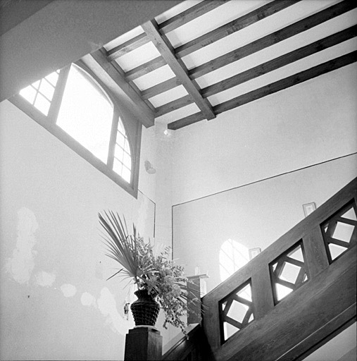 Hall, escalier.
