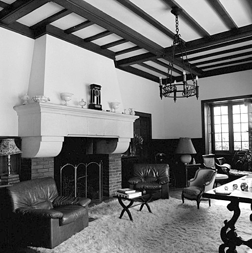 Cheminée du séjour-salle à manger.