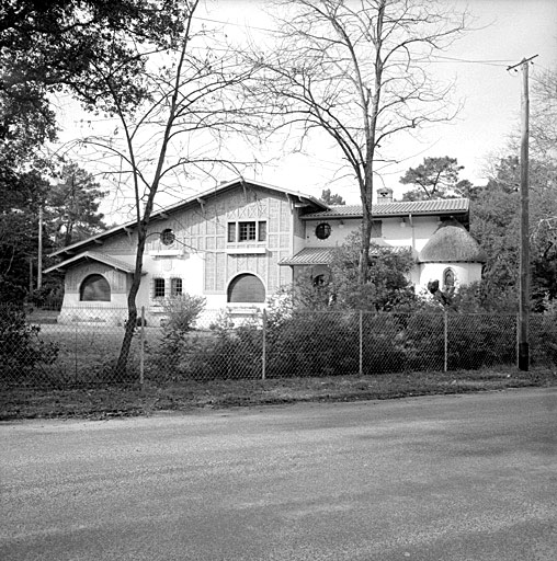 Ensemble depuis l'est.