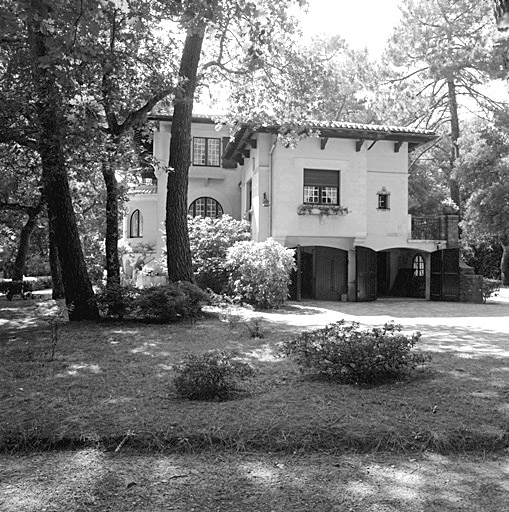 Ensemble depuis l'est.