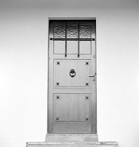 Elévation est, porte d'entrée.