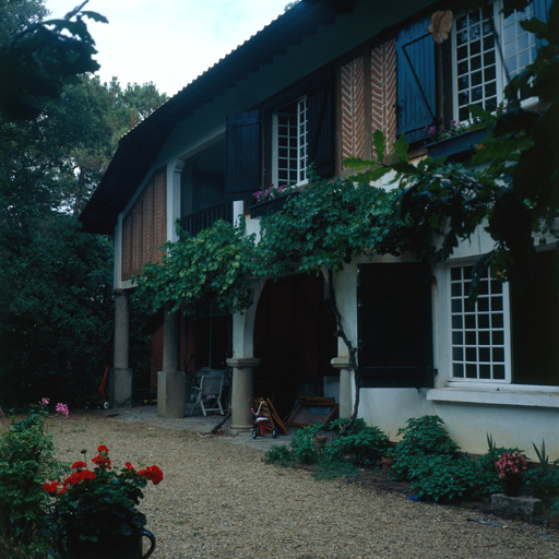 Elévation sud-ouest.