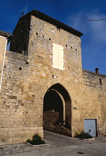 Porte de Vianne du côté de la Baïse.