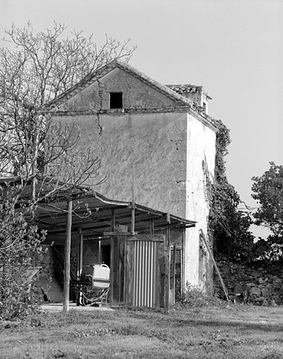 Pigeonnier.