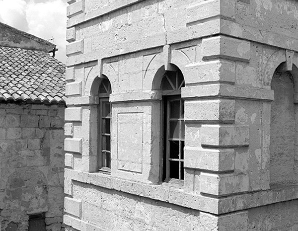 Pavillon d'escalier, élévation sud est, détail d'un niveau.