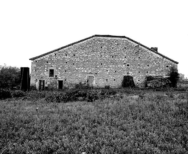 Elévation antérieure nord.