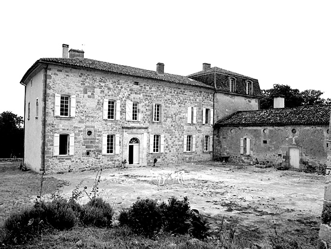 Logis, élévation ouest sur cour.