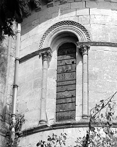 Chapelle, détail d'une baie.